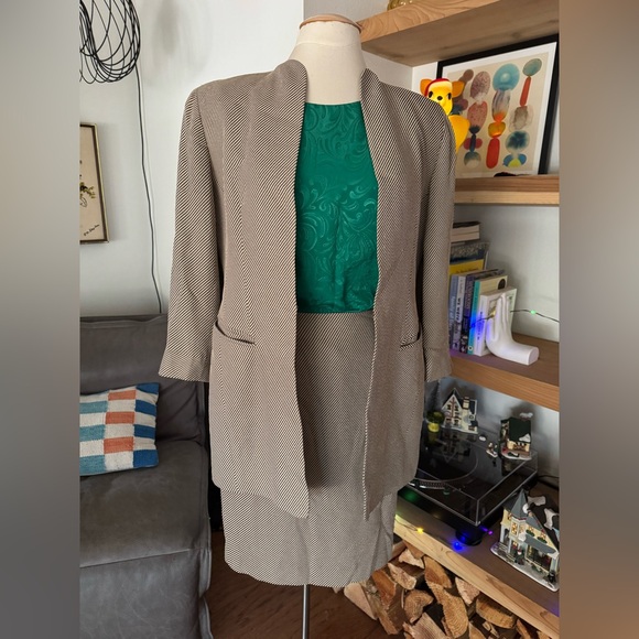 Emanuel Ungaro Jackets & Blazers - Emanuel Ungaro Women's Tan Jacket & Skirt Suit Set